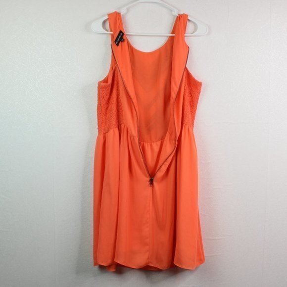 My Michelle Coral Embroidered / Crochet Dr… - Picture 11 of 11